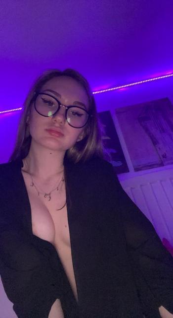 404-791-3420, 23  female escort, Alexandria
